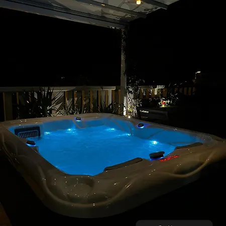 Casa Benita 4* Χβαρ
